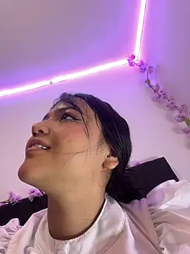 alisson carolina73 online show from February 13, 2025, 3:29 am