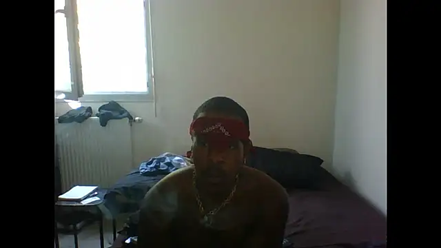 Snapshot of POPAYE972 chatting on July 16, 2026, 2:25 pm POPAYE972 online show from July 16, 2026, 2:25 pm