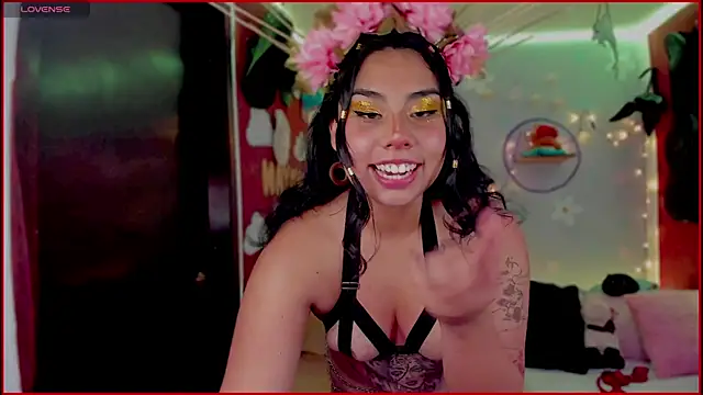 kiki cavilll online show from October 31, 2025, 2:57 pm