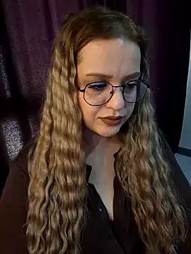 cansuozell online show from October 15, 2025, 9:28 am