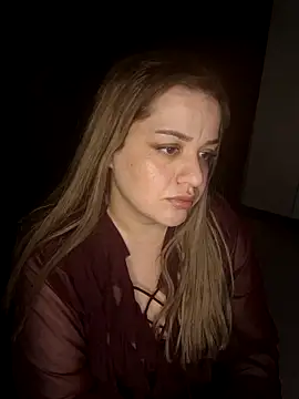 cansuozell online show from November 4, 2025, 4:11 pm