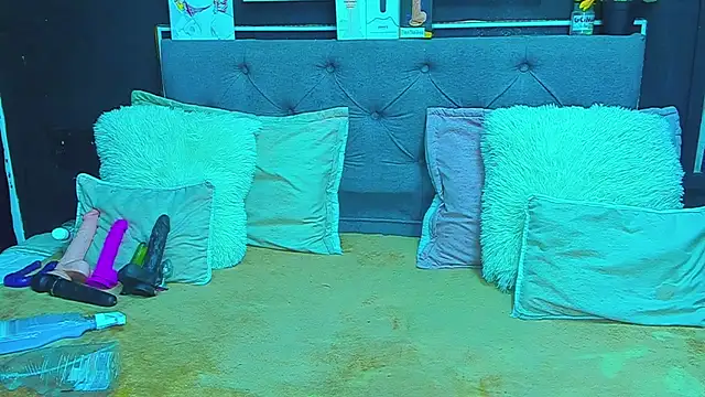 dulce celeste15 online show from March 14, 2025, 3:15 am