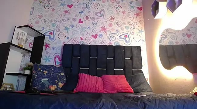 KOURTNEY-- online show from March 18, 2025, 4:40 am