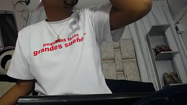 KOURTNEY-- online show from October 5, 2025, 1:40 am