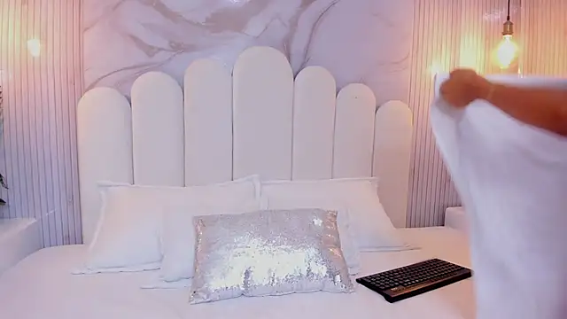 Carohorny4u online show from November 5, 2025, 12:08 pm