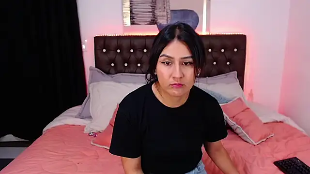 mia aira online show from March 17, 2025, 8:30 pm