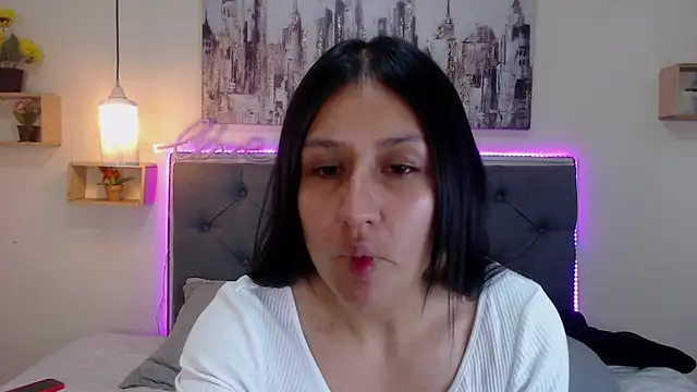 mia aira online show from October 18, 2025, 3:14 pm