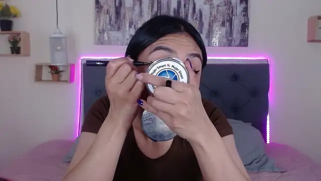 mia aira online show from November 3, 2025, 3:15 pm