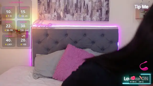 mia aira online show from October 23, 2025, 3:00 pm