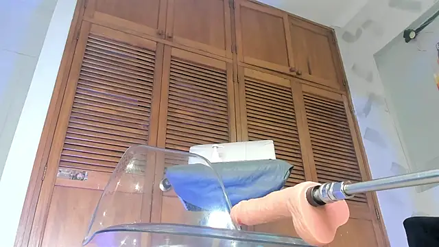 zoe backer online show from October 11, 2025, 3:02 pm