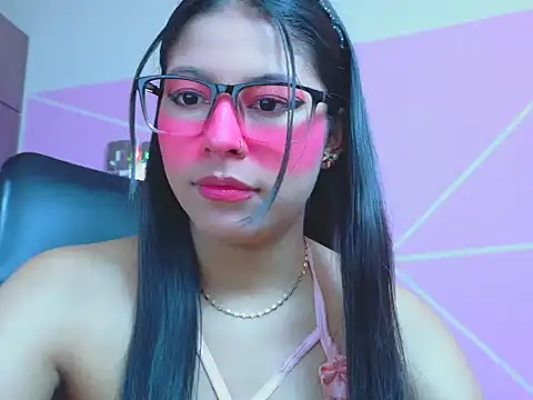 Snapshot of _ALLYSON18_ chatting on May 4, 2026, 11:57 am ALLYSON18 online show from May 4, 2026, 11:57 am