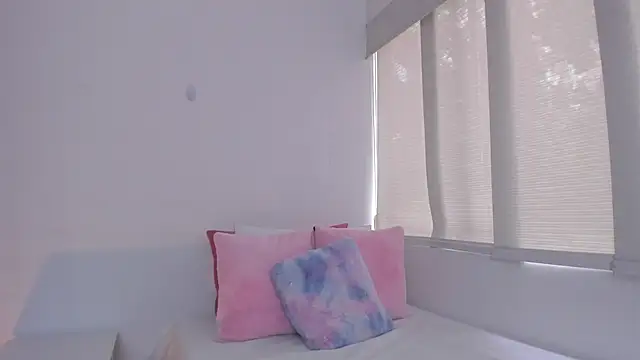 Brisa blue online show from February 4, 2025, 4:39 pm