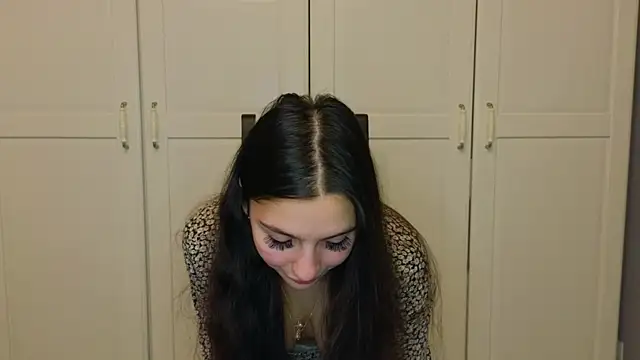 Niki anlove online show from December 1, 2025, 9:48 pm