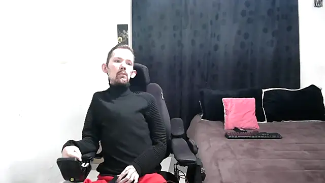 Sophia and Thomas online show from March 2, 2025, 9:54 am