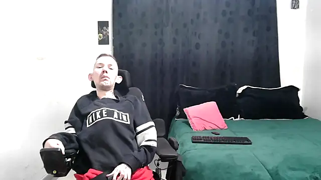 Sophia and Thomas online show from March 5, 2025, 9:49 am