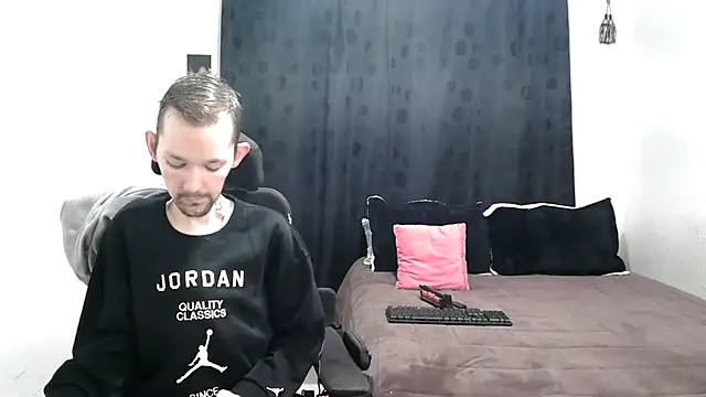 Sophia and Thomas online show from February 21, 2025, 9:02 am