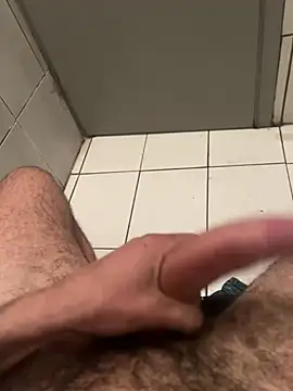 aekacam online show from March 12, 2025, 6:32 pm