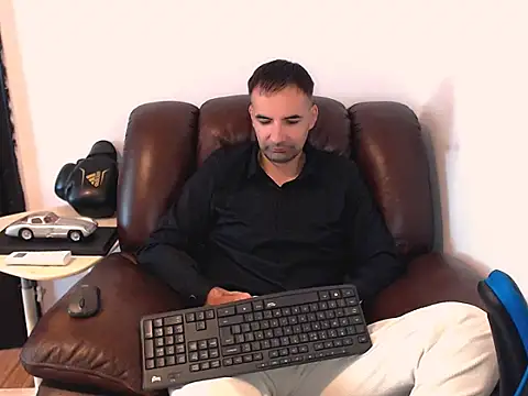 Leo 1617 online show from October 11, 2025, 9:21 am