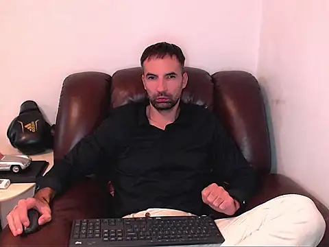 Leo 1617 online show from October 19, 2025, 4:32 pm