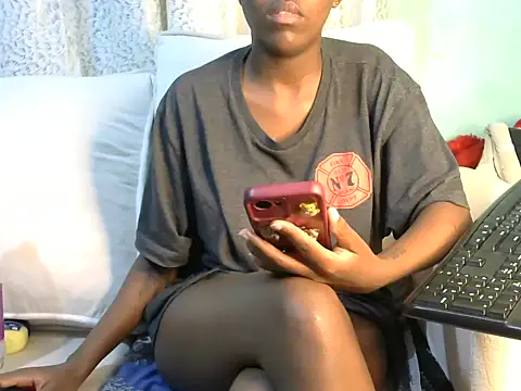 Snapshot of Caryyyl chatting on November 23, 2025, 9:03 pm Caryyyl online show from November 23, 2025, 9:03 pm