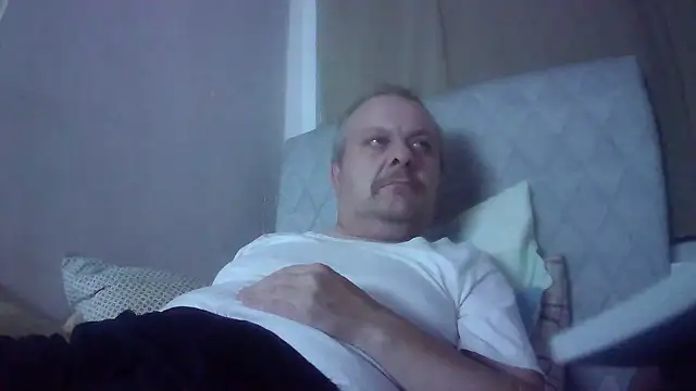 amylrmm1903 online show from September 18, 2025, 9:29 pm