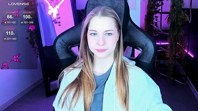 CuteMousee online show from October 2, 2025, 5:44 am