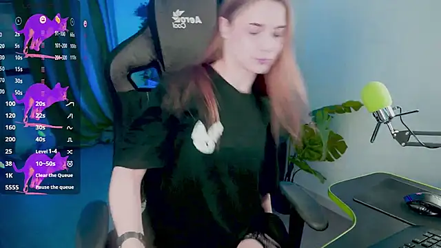 CuteMousee online show from September 14, 2025, 8:37 am