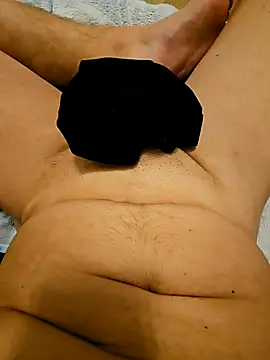 Moonbadboyss online show from March 24, 2026, 8:09 pm