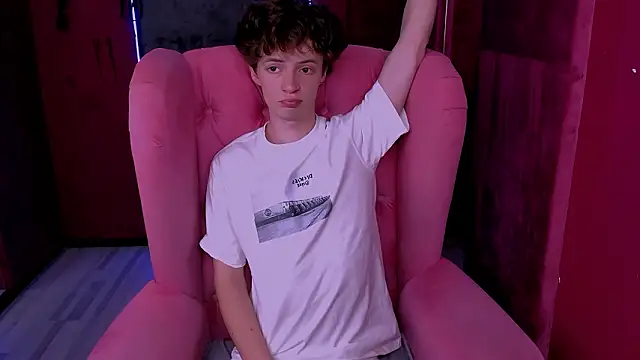 LukeSweet online show from February 7, 2026, 11:51 am