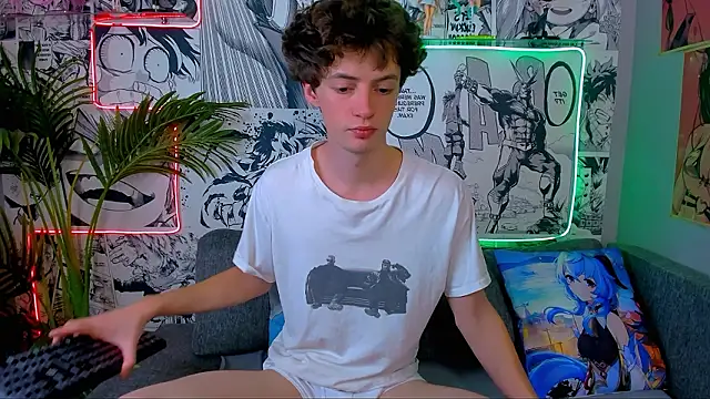 LukeSweet online show from February 9, 2026, 3:32 pm