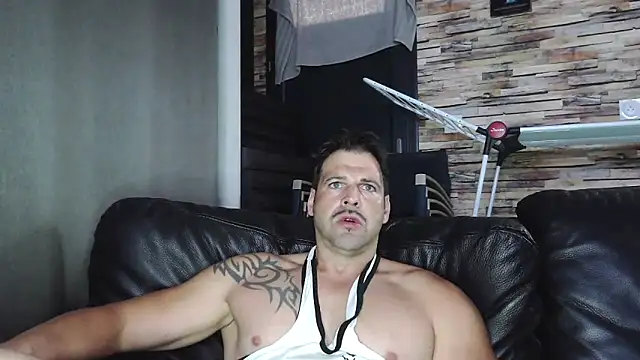 XxBigboybandxX online show from October 25, 2025, 7:51 am