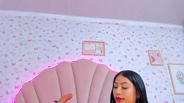 ashlyleee  online show from December 17, 2024, 3:38 pm