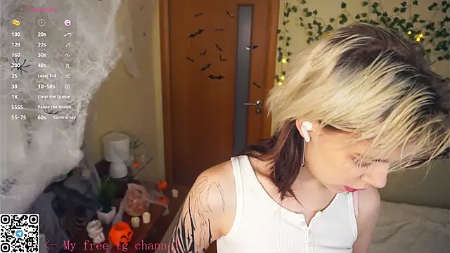 Snapshot of EngelAlman chatting on November 4, 2025, 5:55 am EngelAlman online show from November 4, 2025, 5:55 am