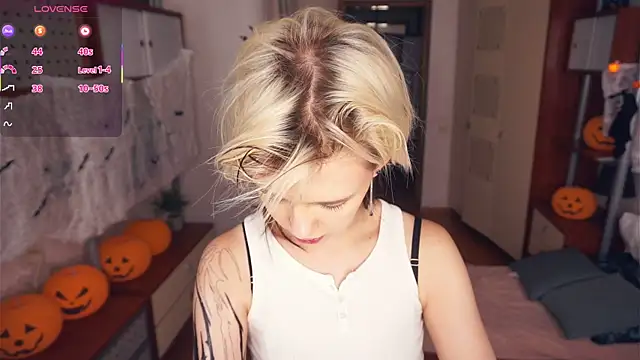 Snapshot of EngelAlman chatting on October 21, 2025, 3:33 pm EngelAlman online show from October 21, 2025, 3:33 pm