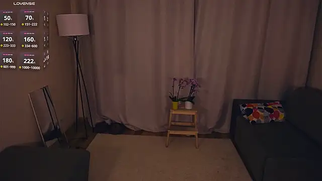 Snapshot of EngelAlman chatting on September 23, 2025, 8:54 am EngelAlman online show from September 23, 2025, 8:54 am