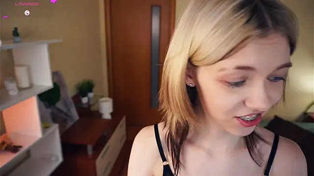 Snapshot of EngelAlman chatting on March 11, 2025, 1:23 pm EngelAlman online show from March 11, 2025, 1:23 pm