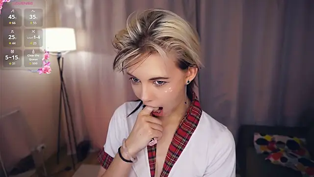 Snapshot of EngelAlman chatting on October 7, 2025, 6:03 am EngelAlman online show from October 7, 2025, 6:03 am