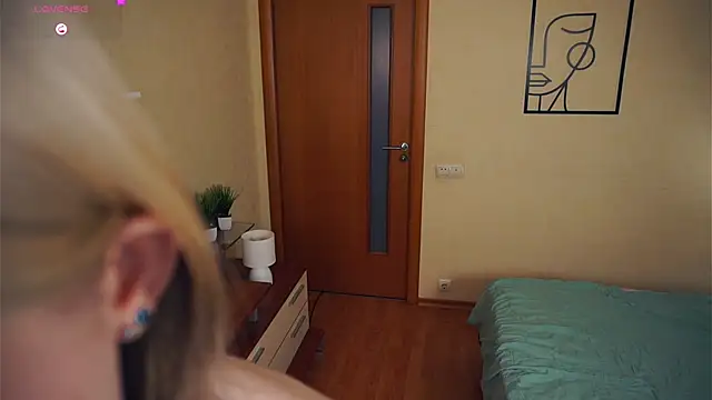 Snapshot of EngelAlman chatting on March 12, 2025, 10:37 am EngelAlman online show from March 12, 2025, 10:37 am