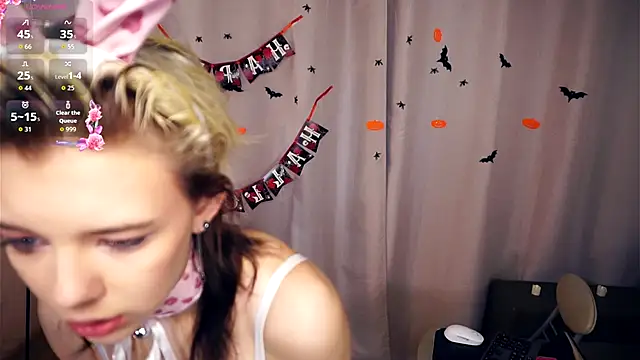 Snapshot of EngelAlman chatting on October 12, 2025, 6:15 am EngelAlman online show from October 12, 2025, 6:15 am