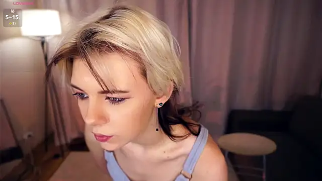 Snapshot of EngelAlman chatting on October 5, 2025, 7:10 am EngelAlman online show from October 5, 2025, 7:10 am