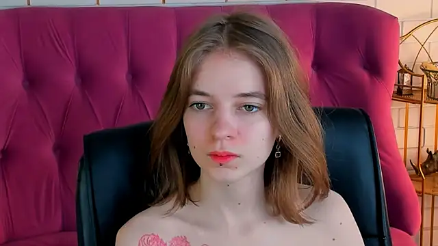 TinaDavil online show from March 19, 2025, 12:12 pm