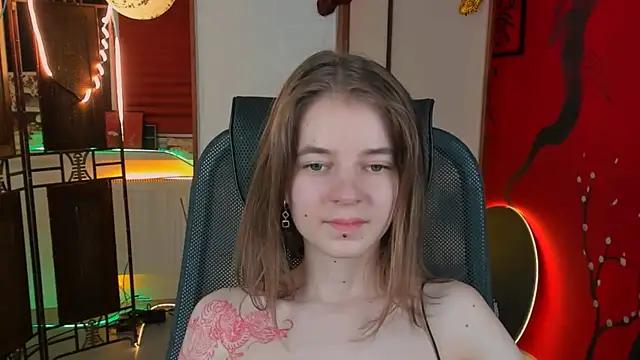 TinaDavil online show from March 15, 2025, 4:10 pm