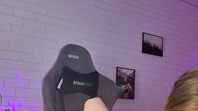 TinaDavil online show from February 19, 2026, 9:17 am