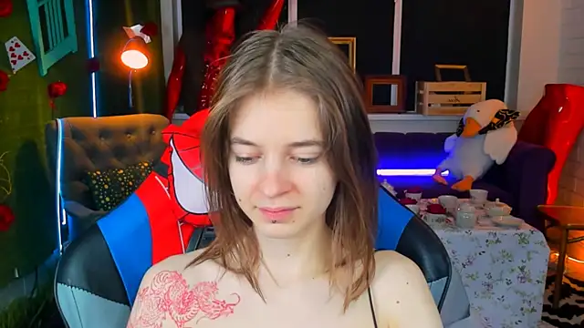 TinaDavil online show from March 18, 2025, 9:12 am