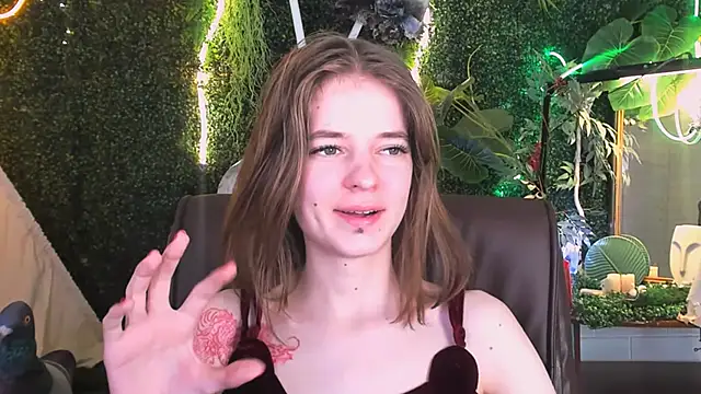 TinaDavil online show from February 25, 2025, 6:01 pm