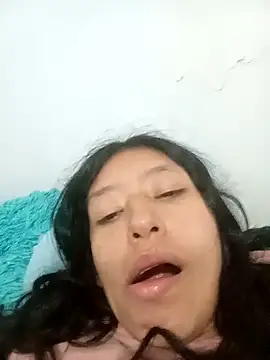 Snapshot of karolinee_66_ chatting on December 4, 2024, 5:21 am karolinee 66 online show from December 4, 2024, 5:21 am