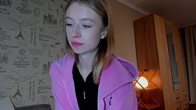 minidivaa  online show from September 29, 2025, 6:13 pm