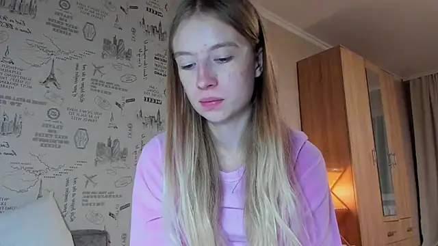 minidivaa  online show from October 8, 2025, 8:53 pm