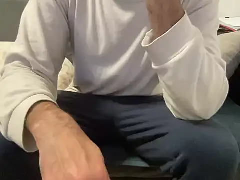 4small4inchlol online show from February 28, 2026, 6:51 pm