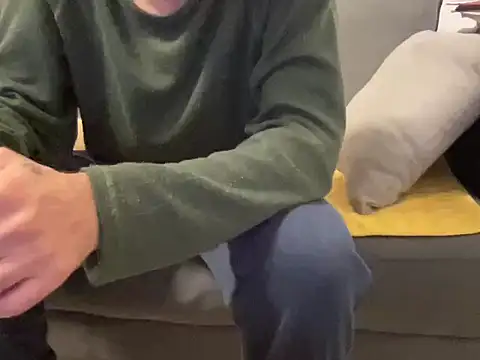 4small4inchlol online show from January 18, 2026, 10:13 pm